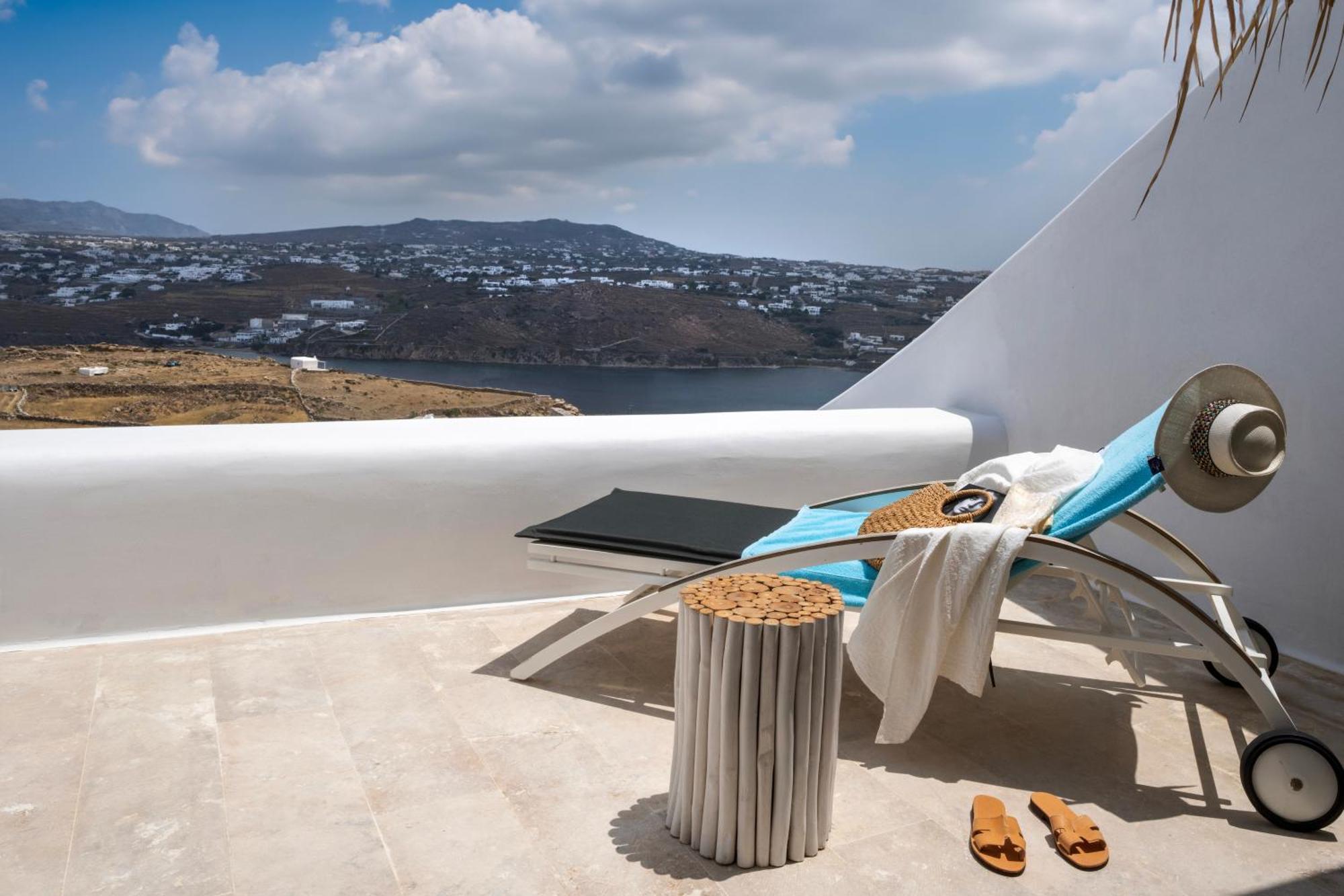 White Stone Mykonos מלון